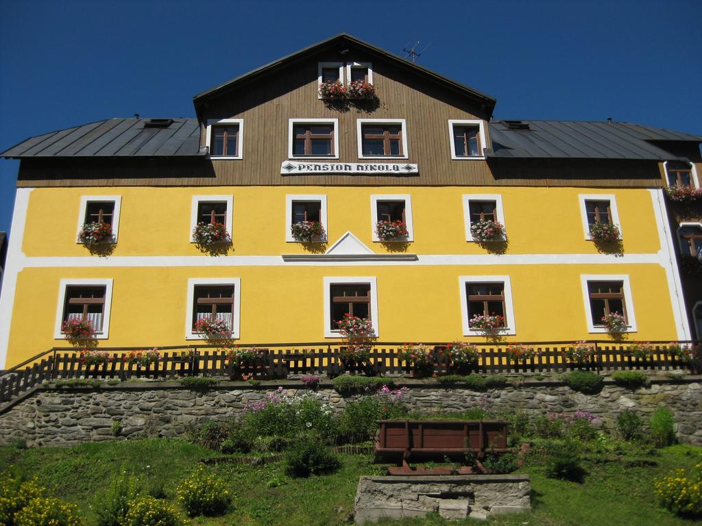 Hotel Penzion Nikola Pec pod Sněžkou Exterior foto